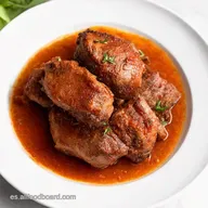 Chuletas de Cordero al Ajillo Receta Espa&ntilde;ola F&aacute;cil y Jugosa